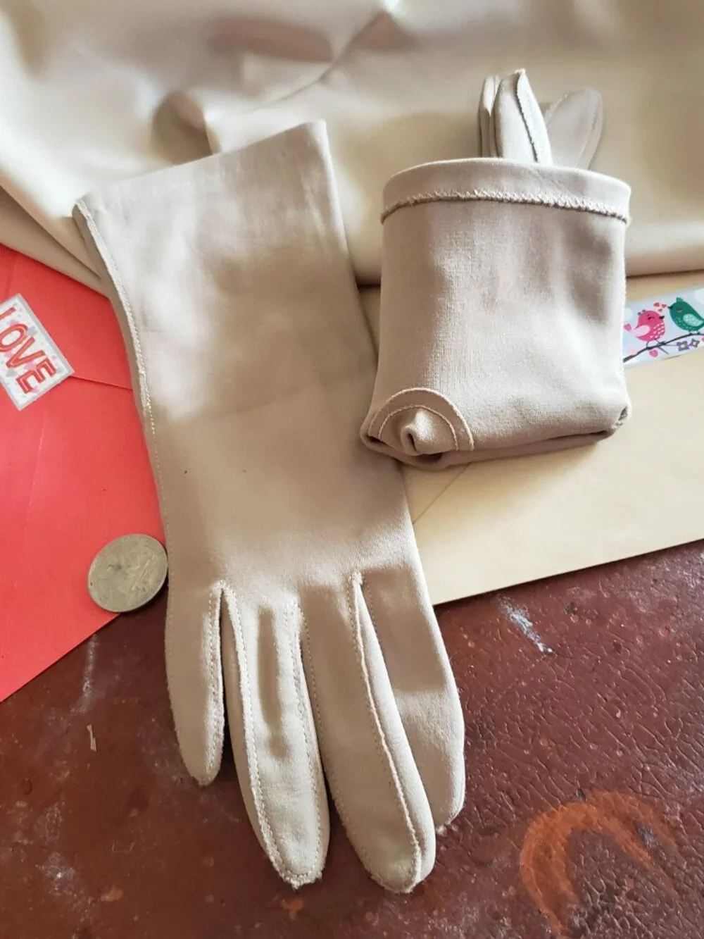 2 PAIR LOT OF VINTAGE BEIGE AND BROWN FUR TRIMMED DESIGNER GLOVES